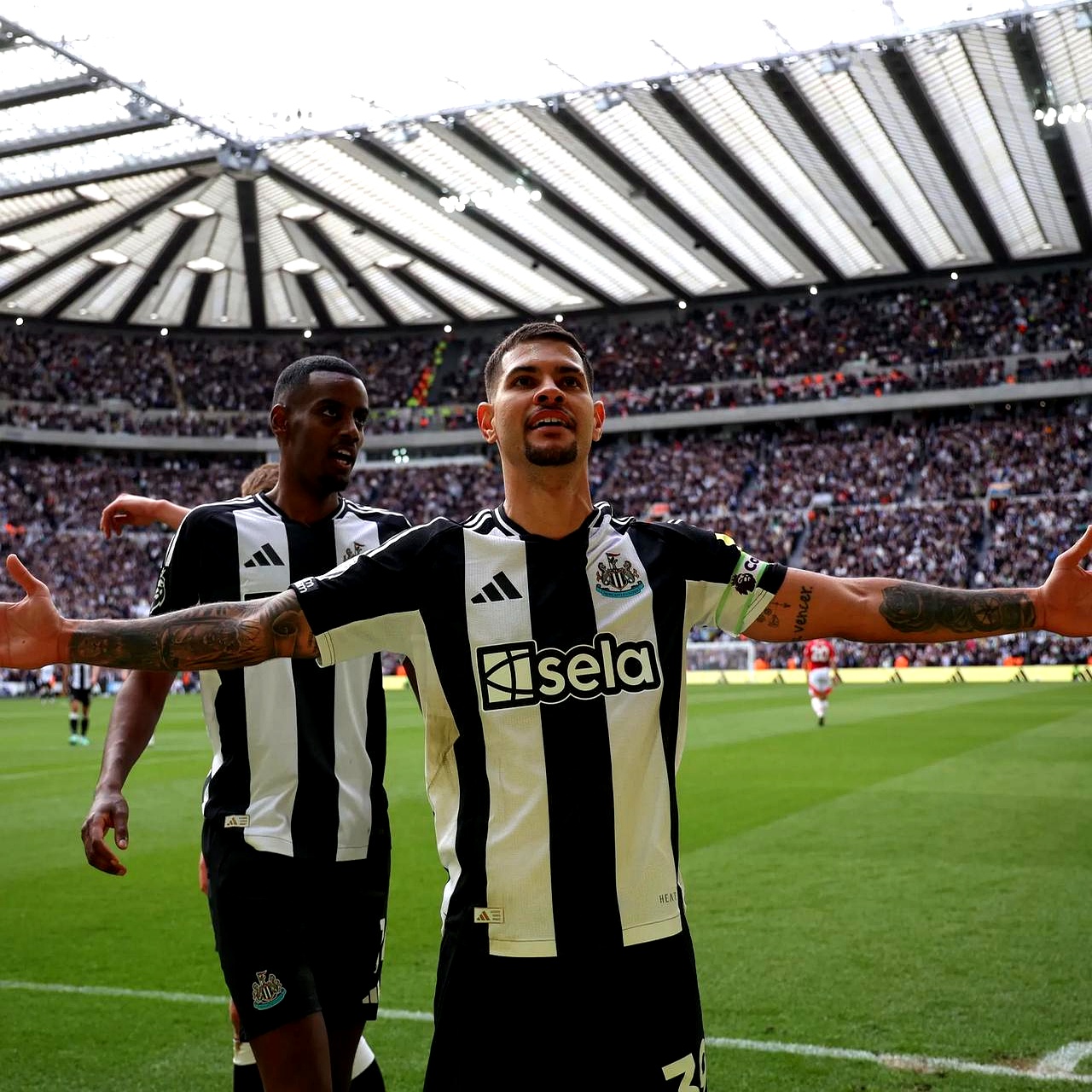 足总杯赛程吃紧；纽卡斯尔今晨造点机会；态度坚定；赛程密集仍需轮换的简单介绍