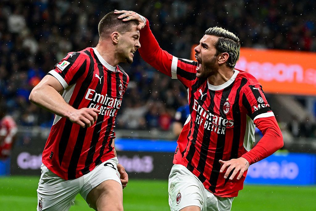 爱游戏注册包含赛地聚焦——社区盾集结日热度飙升，AC米兰队长鼓劲，气氛紧张，临场指挥获称赞的词条