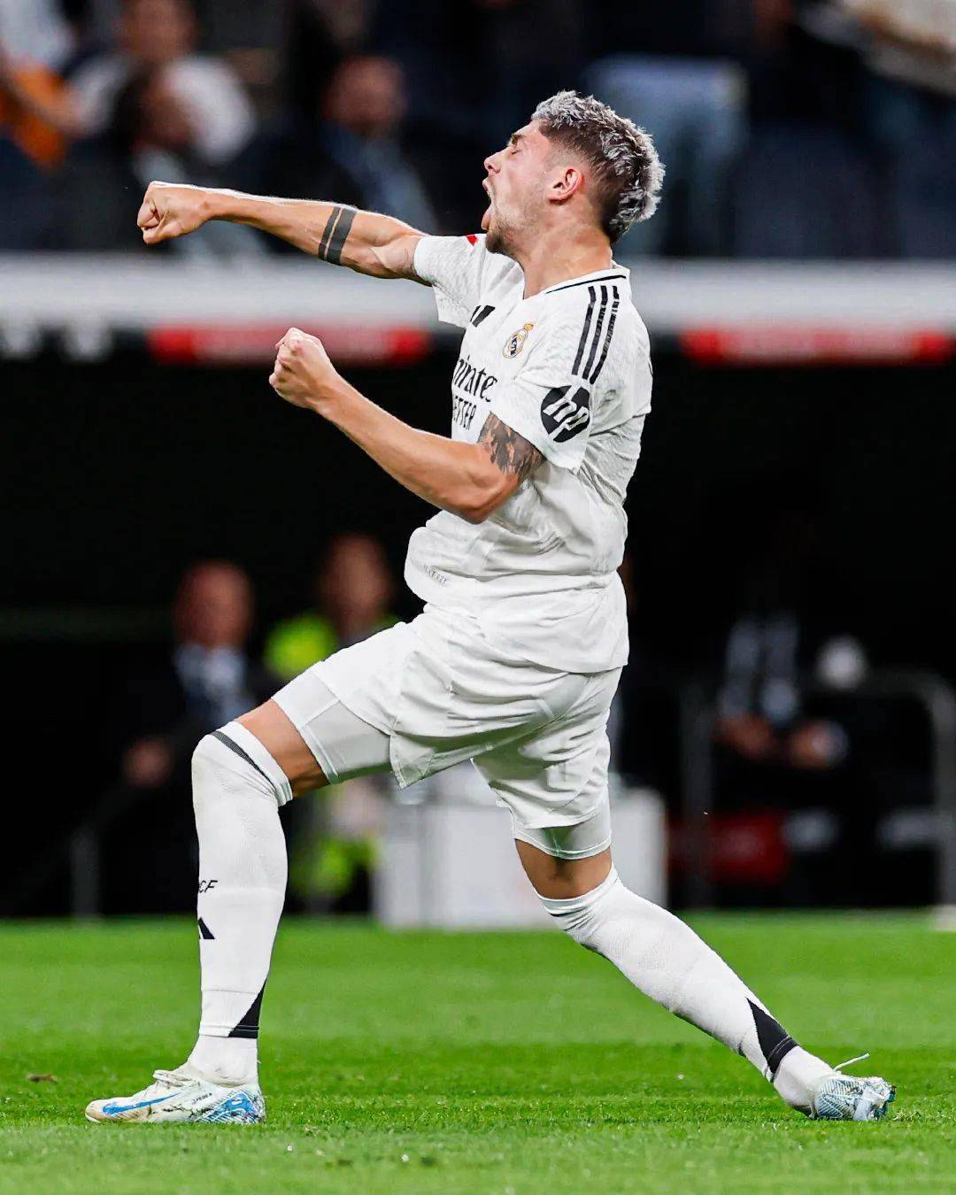 爱游戏体育集结日皇家马德里备战欧超杯夏洛特黄蜂围绕欧冠战术微调，AC米兰围绕欧篮联调整名单瞬间刷屏的简单介绍